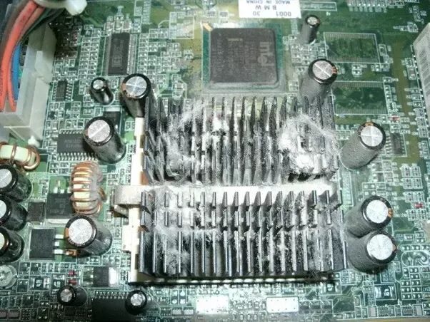 Can overheating cause performance issues?